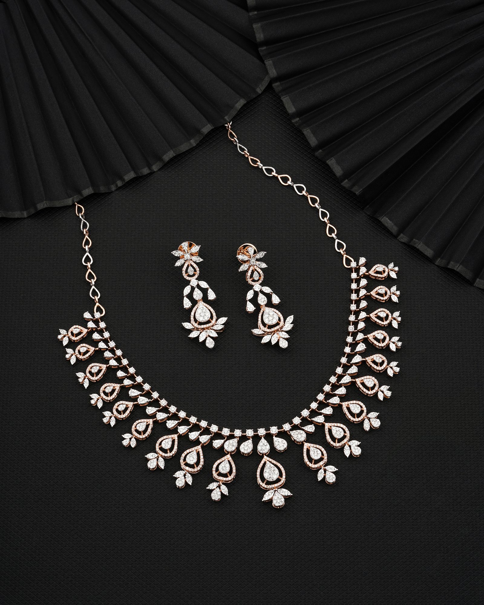 Bridal necklace and earrings set
